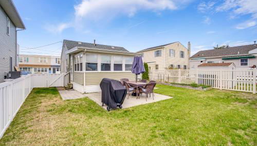 1 Block to Brigantine Beach Breezy Home with Patio! - Foto 2