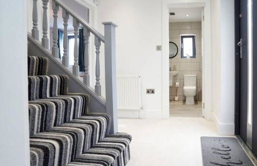 Home from home - 4 Double Bed House with Parking - Foto 10