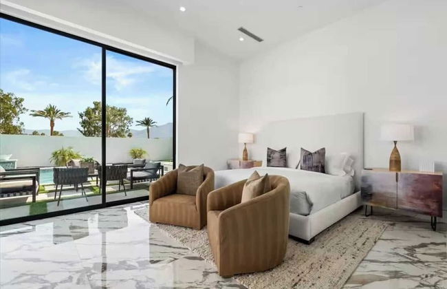 Sleeps 20 7-bedroom Villa w/ Pool, Putting Green & Hot Tub Bravo Villa #11 by Avantstay - Foto 35