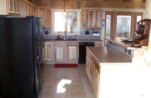 Luxury Vacation Rental with a Hot Tub for Rent in Clyde, North Carolina - Foto 5