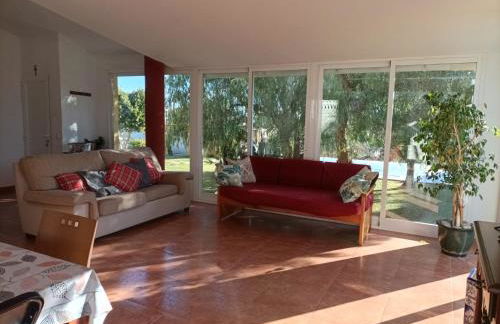 Chalet con gran jardin y piscina privada - Foto 12