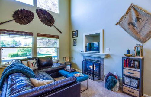 Wildflower Getaway HALF acre yard firepit hot tub bikes Dogs OK - Foto 2