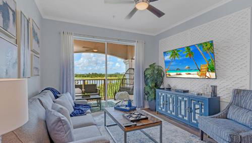 Top floor condo with view of lake, pool and fireworks! Next to Convention Center! - Foto 4