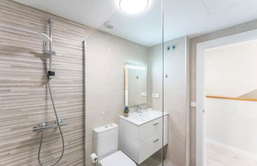 Pass the Keys Casa Ban, Spacious 3 Bedroom Townhouse - Photo 8