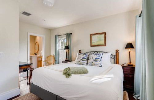 The Pink House - Bask in Style Steps from the Convention Center - Foto 3