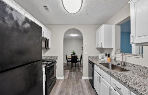 Stylish 2BR2BA with room to unwind - Foto 13