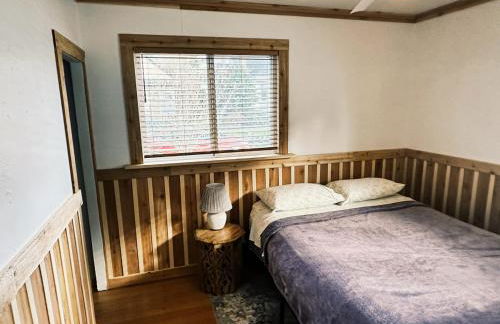 BoDekes N Tacoma Landing with HOT TUB near University - Foto 24