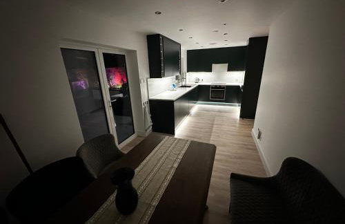 Luxury West London 3BR House, Cul De Sac - Foto 1