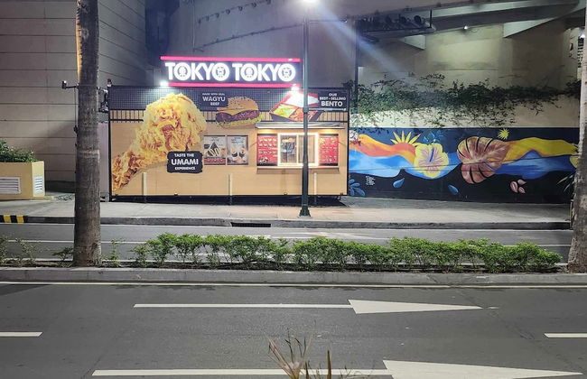 1 Bed Apartment - Sleeps 7 - Pool & Wifi - Photo 27