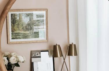 Designer Home 2 Bedroom - 20min to NYC WTC - Private Backyard - Foto 24