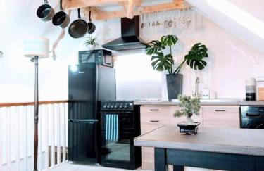 TAIL END: Bijoux Broads & Beach Base! Now with TV! - Photo 25