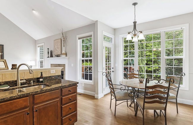 Fairview Vista by Avantstay 10 Mins to Asheville - Photo 15