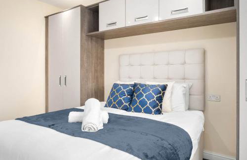 Four Bed House - Sleeps 7 - Garden - Parking - Smart TV 6COK - Photo 27