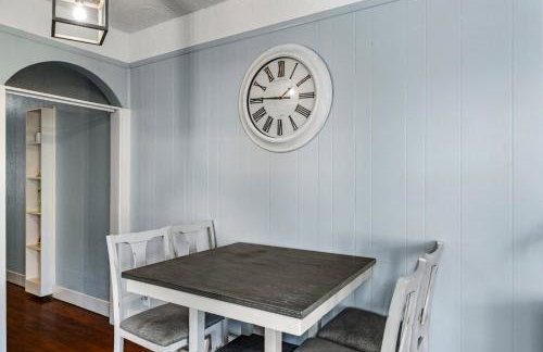 Port Side at M Historic Lost Bayou Retreat Walk to Beach Sleeps 6 - Foto 13