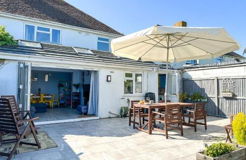 Modern Family Home near Reculver - Sleeps 8 - Pets Friendly! - Photo 2