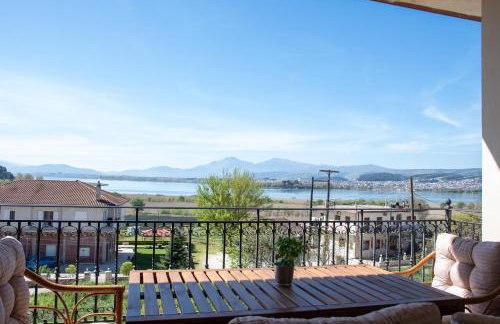 Lake House Ioannina - Photo 3