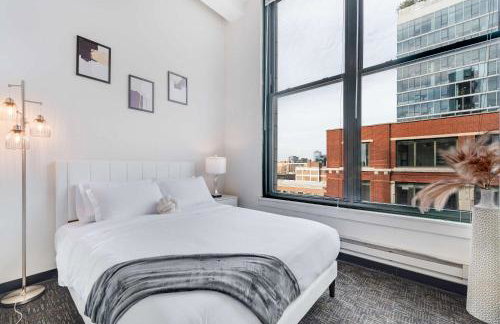 West Loop - City Views With In & Out Parking 2 - Photo 40