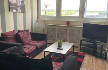 City Centre - Next to Hilton Hotel - Victoria Centre 2 Bedrooms Apartments - Close to Theatre Royal - in Victoria Centre Shopping Centre - 24 Hours Access - Parking Cars or Vans from Five Pounds a Day - Onsite Parking from Ten Pounds a Day - Foto 58