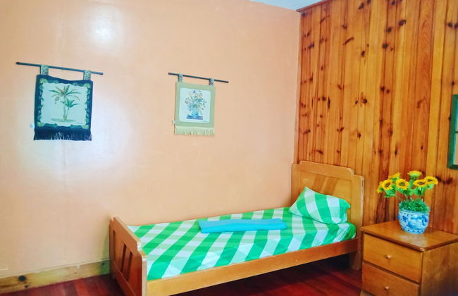 ROOMS AT AN AMERICAN-STYLE CABIN - Photo 5