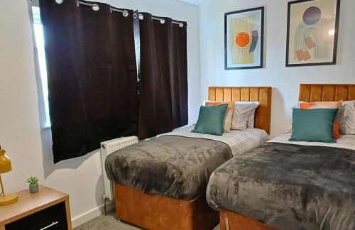 Cosy 4 Bedroom House in Seven Sisters Neath Port Talbot - Photo 11