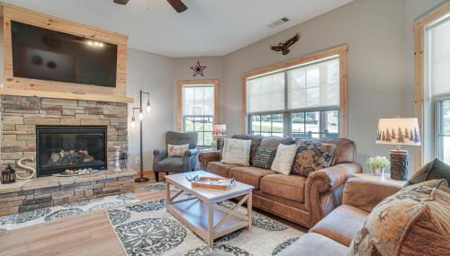 Hot Tub and EV Charger Helen Getaway with Views! - Foto 4