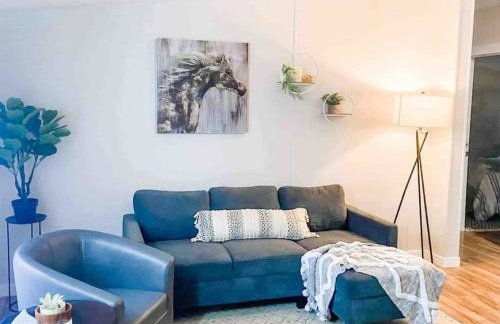 Renovated Bungalow Getaway - Foto 7