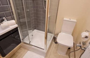 London Luxury 3 bedroom large apartment, aircon, free parking, station 4 mins walk - Foto 24
