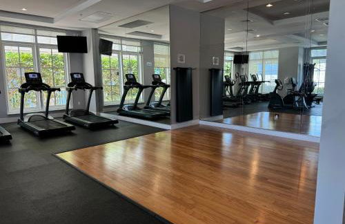 Luxury Oasis Suite - Photo 28