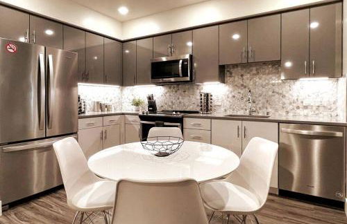 Bright Top Floor-Elevator-Walk Downtown-Laundry - Foto 18