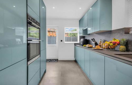 Stanley Park House Peterborough - 3 bed, 3 bathroom, parking, garden - Foto 13