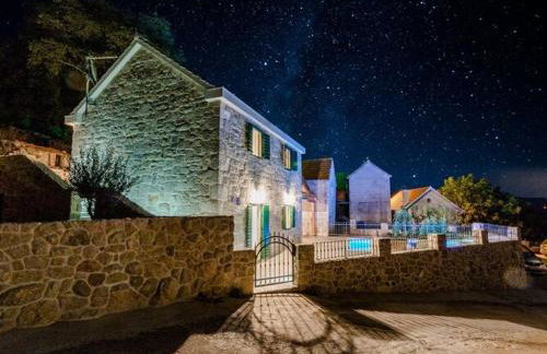 Holiday Home Rustic - Two Bedroom Holiday Home with Private Pool - Photo 41