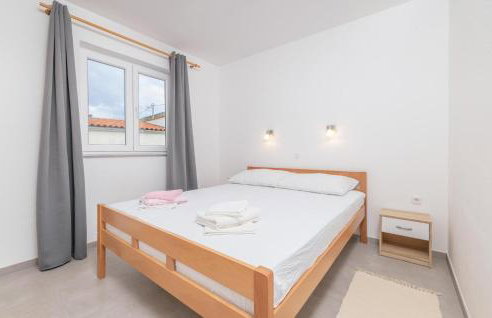 1 Bedroom Cozy Apartment In Senj - Foto 12