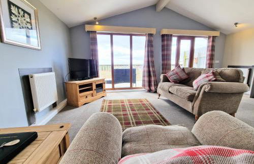 Ochil 10 with Private Hot Tub - Fife - Loch Leven - Lomond Hills - Photo 13