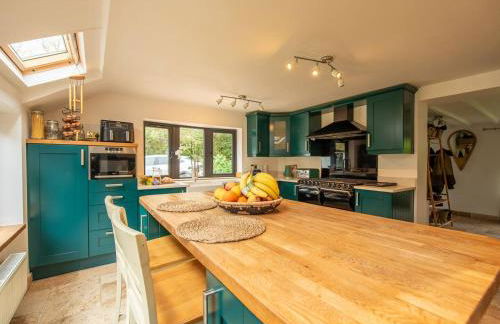 Acorn Lodge Luxury Retreat In a Stunning Oasis With Hot Tub - Pass the Keys - Foto 7