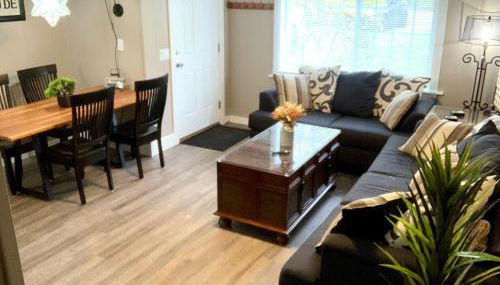 The House Hotels - 4 Beds, huge yard, secluded, and central! - Foto 4