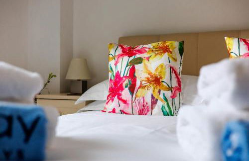 Dolphin Hideaway- Poole Quay Apartment with Parking - Photo 22