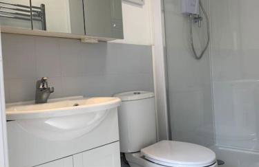 G-Floor Flat with 2 beds, 2 bathrooms, sleeps 4-6 - Foto 22