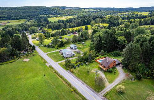 Family-Friendly Cabin with Heated Pool & Sauna - Foto 53