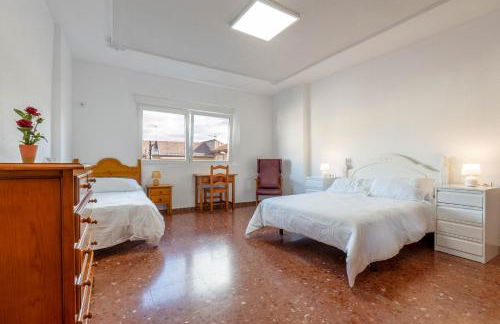 Amplia Casa Familiar con Calefacción, cerca de Sierra Nevada y Granada - Foto 39