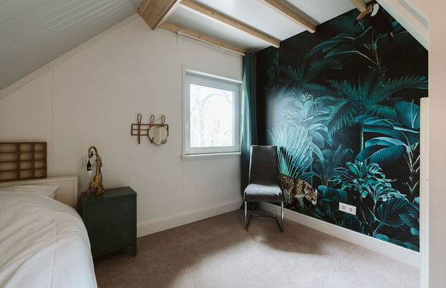 Large, Elegantly Furnished Holiday Home With Lots of Privacy on a Family Park - Foto 7