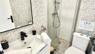 Studio devant la gare Saint-Charles - Foto 4, towels, Shower