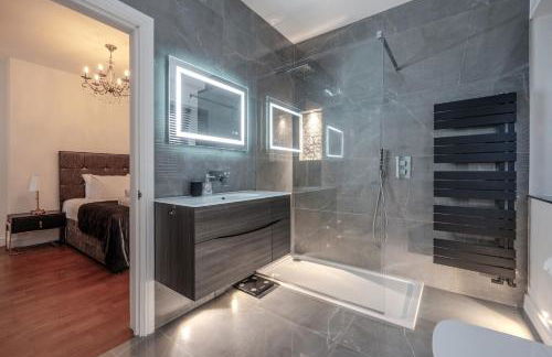 Maida Vale Gem by Little Venice with Stunning Garden - Photo 29