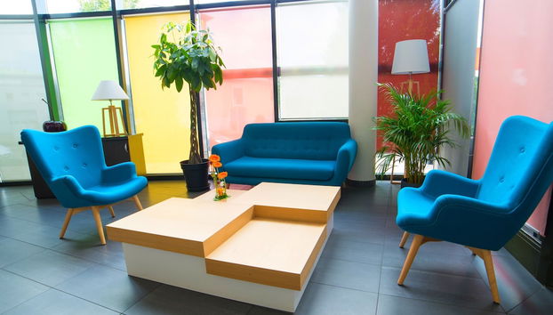 Coin salon dans le hall