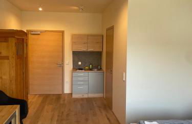 Modernes & gepflegtes Hotelzimmer mit Küche! - Foto 5