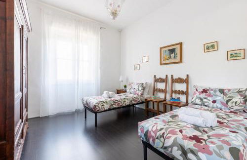 GuestHost - Station Oasis with Parking and Garden - Foto 17