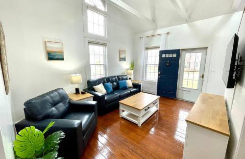 Coastal Cape Cod w/ King Bed, Game Room, & Bikes! - Foto 1