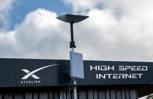 Luxury Glamping Cabin with Outdoor Bath on Cornish Meadow - Photo 12