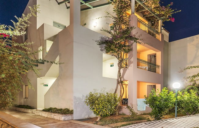 Lotus Hotel Apartments - Photo 57