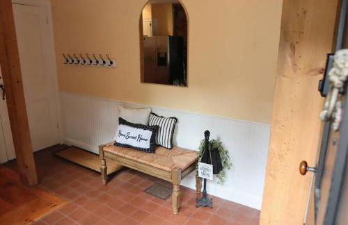 Hillside Haven: Luxe Farm Escape - 5BR-2 King Beds - Foto 13