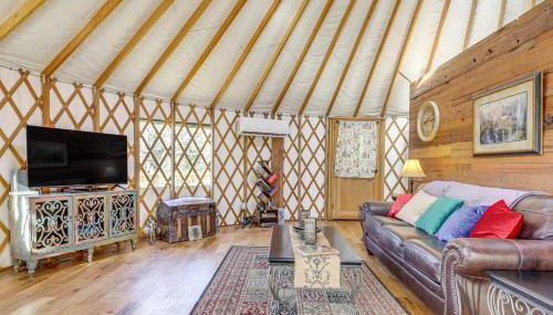 Glamping with Mountain Views! Newport Yurt Retreat! - Foto 4